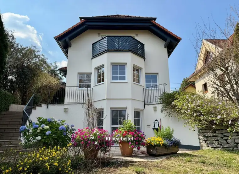 Wohnen wie im Urlaub - Traumhaftes Einfamilienhaus mit Pool, Sauna &amp; Garten am Wienerwald