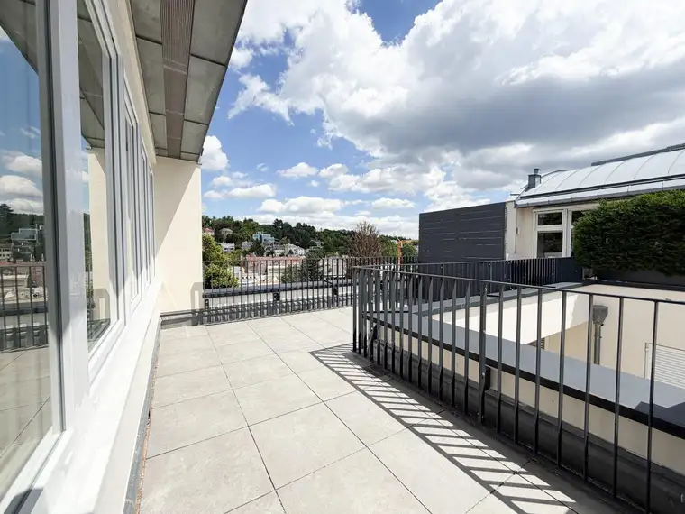 ERSTBEZUG NACH GENERALSANIERUNG: luxuriöse klimatisierte Familien-Maisonette mit 2 Terrassen &amp; 3 Schlafzimmern im Wohnatelier Sievering