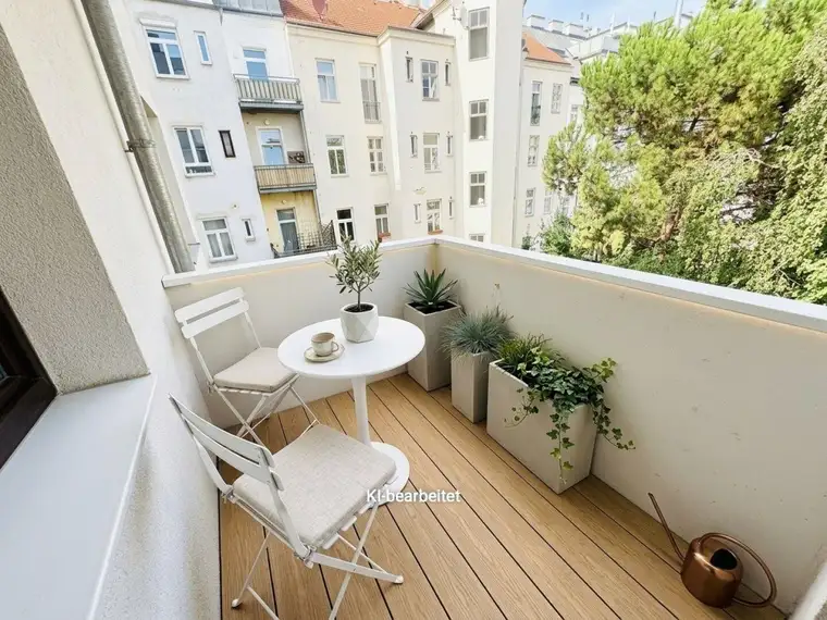 Julia Koch, Moritz Immobilien