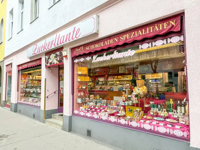 Anita Ochsenhofer, Moritz Immobilien