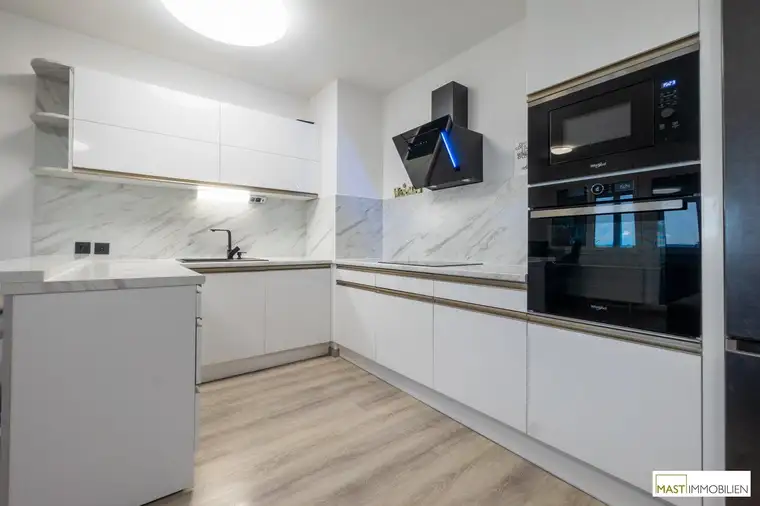 ACHTUNG - NEUER PREIS - 239.000,-- € für eine 2 Zimmer Wohnung inkl. Einbauküche und Fernblick in Stockerau.