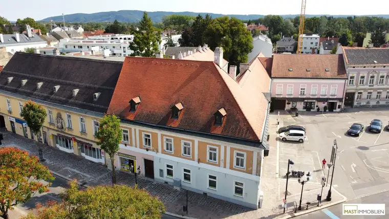Mehrparteienhaus in Top-Lage in Stockerau – Investitionsobjekt mit Potenzial