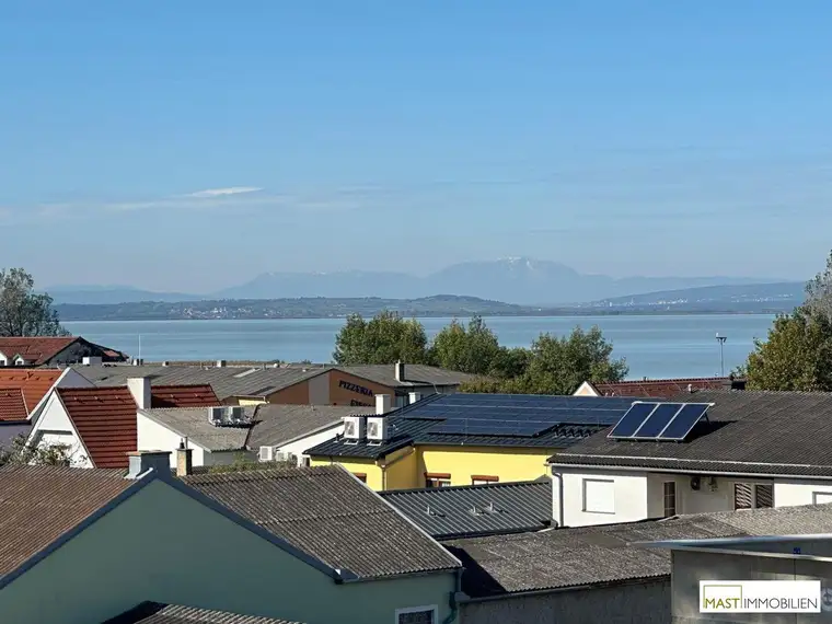 *Sommer 2025* Einzigartige 3-Zimmer Dachgeschosswohnung mit unglaublicher Terrasse - Provisionsfrei!