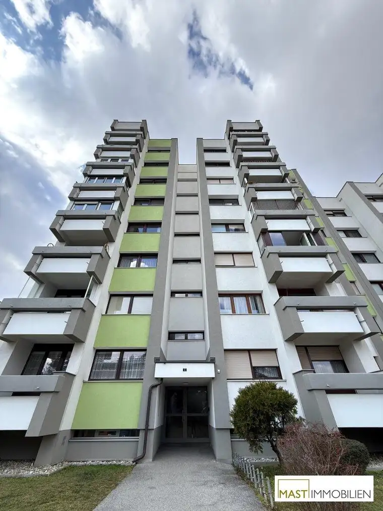 Optimal aufgeteilte 2 Zimmer Wohnung mit Fernblick direkt in Stockerau "inkl. Heizung &amp; Warmwasser"
