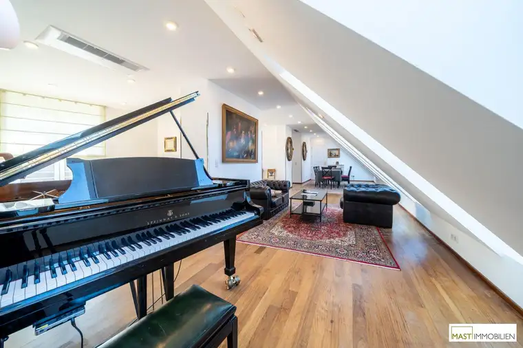 Penthouse-Charme: Exklusive Maisonette mit zwei Dachterrassen