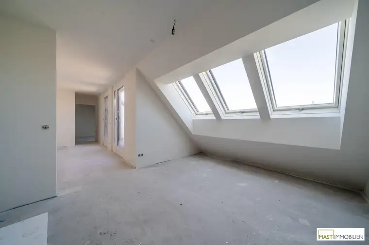 Mai 2025! 3-Zimmer Dachgeschosswohnung mit 11 qm Terrasse unweit vom Kagraner Platz!