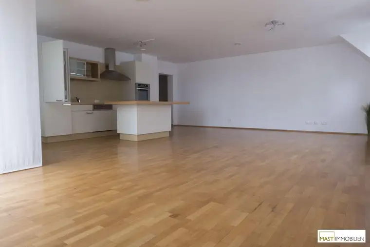 Optimal aufgeteilte 4 - Zimmer Wohnung inkl. Einbauküche &amp; Balkon + Dachterrasse mit 87 m² in Guntramsdorf