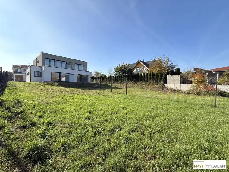 PROVISIONSFREI! direkt vom Bauträger! Schlüsselfertige Doppelhaushälfte mit 437m2 Grundfläche und idyllischem Ausblick!