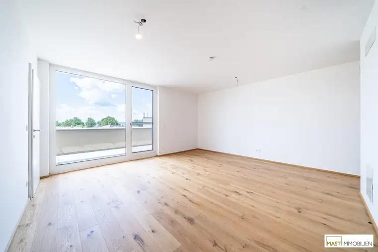 Provisionsfreie 2-Zimmer Wohnung mit über 80qm Freifläche