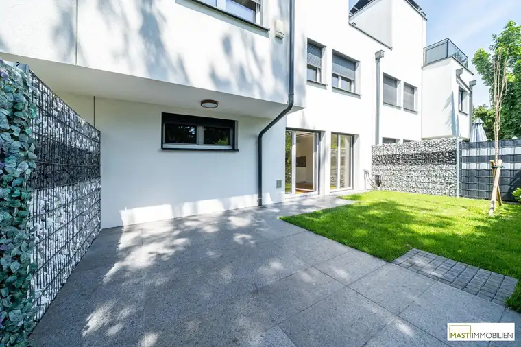 Modernes Reihenhaus in ruhiger Lage mit Garten, 3 Bädern &amp; Parkplatz!