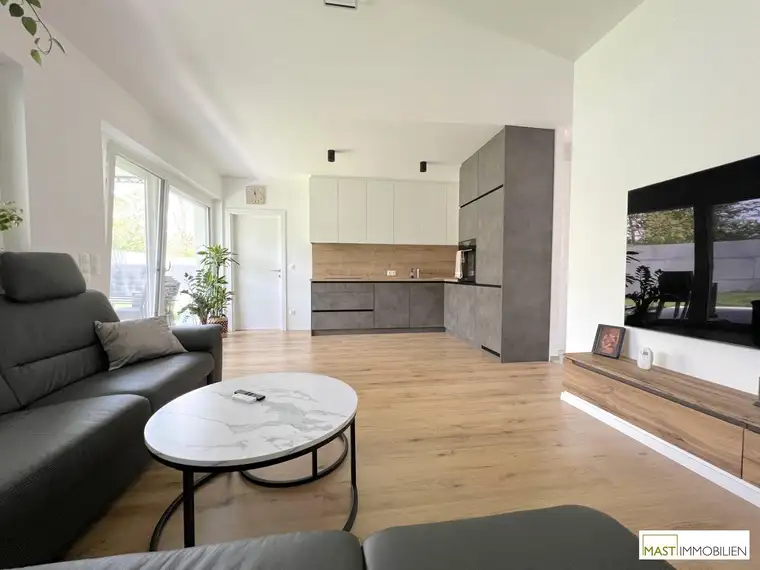 Sehr helle, gut eingeteilte 3-Zimmer-Wohnung mit Terrasse