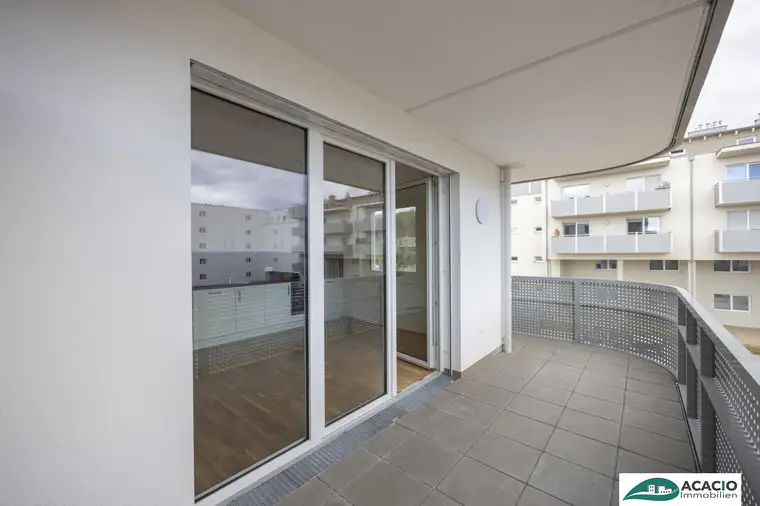 3-Zimmer Wohnung mit Tageslicht-Bad und Eck-Balkon zum Wohlfühlen! Leben im Grünen, aber nahe der Stadt! Tiefgaragenplatz optional verfügbar!