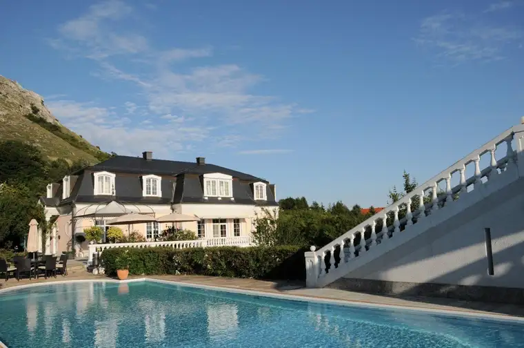 Herrenhaus Villa - in Hainburg an der Donau - Luxus, Komfort und Raum auf 1.339m²