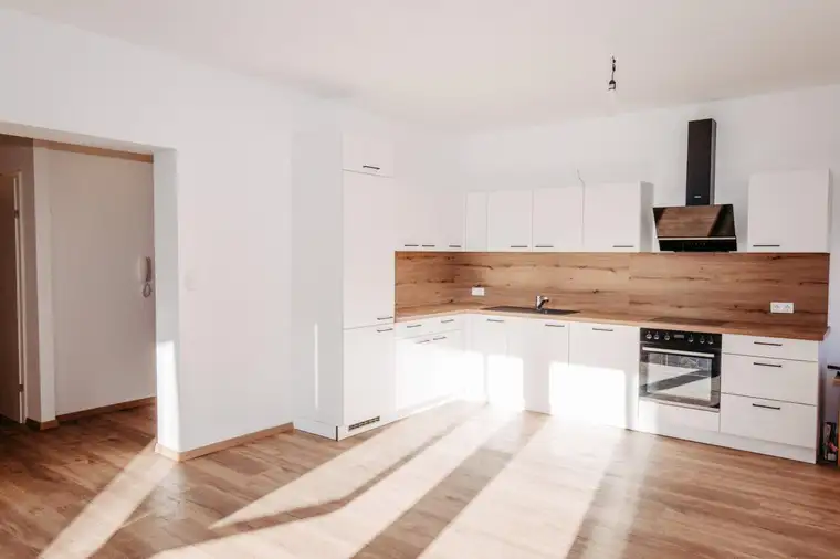 Moderne Wohnkultur in bester Lage: Traumhafte 2-Zimmer-Wohnung mit Balkon in Hollabrunn!