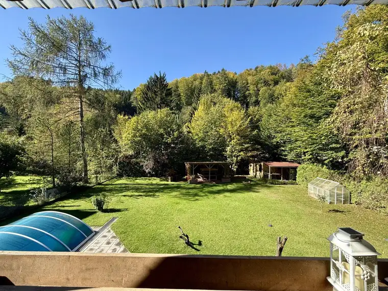 DER FRÜHLING NAHT I Idyllisches Zuhause mit Pool, Photovoltaikanlage, Wohnkeller &amp; Gartenparadies in Pressbaum!