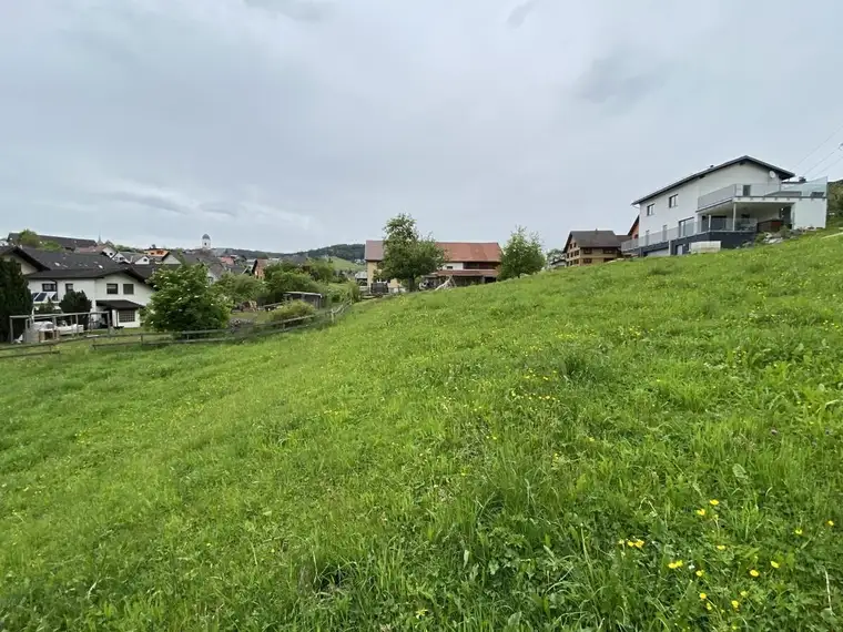 attraktives Baugrundstück in sonniger Lage