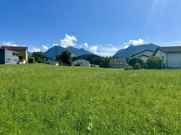 sonnig &amp; ruhig gelegenes Grundstück mit Teilungsmöglichkeit zu verkaufen