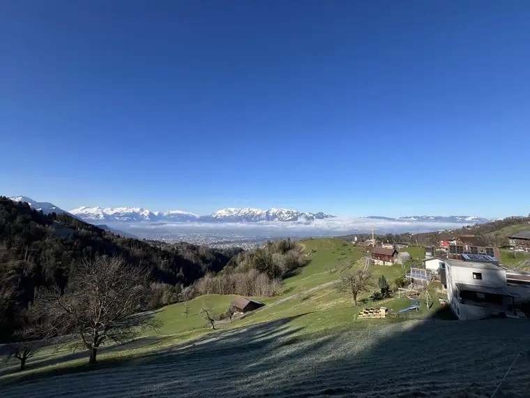 Baugrundstück in schöner Hanglage