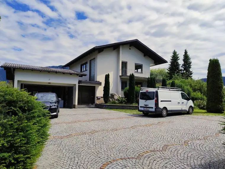 Altach – Großzügiges, repräsentatives Anwesen mit zwei sanierten Wohneinheiten