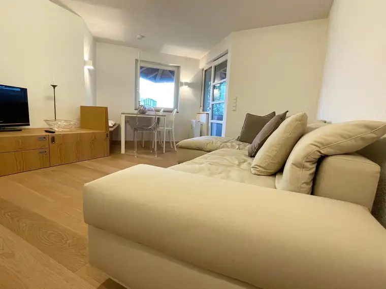 Hochwertig renoviert und möbliert – 2-Zimmer-Dachgeschosswohnung mit Blick über Innsbruck.