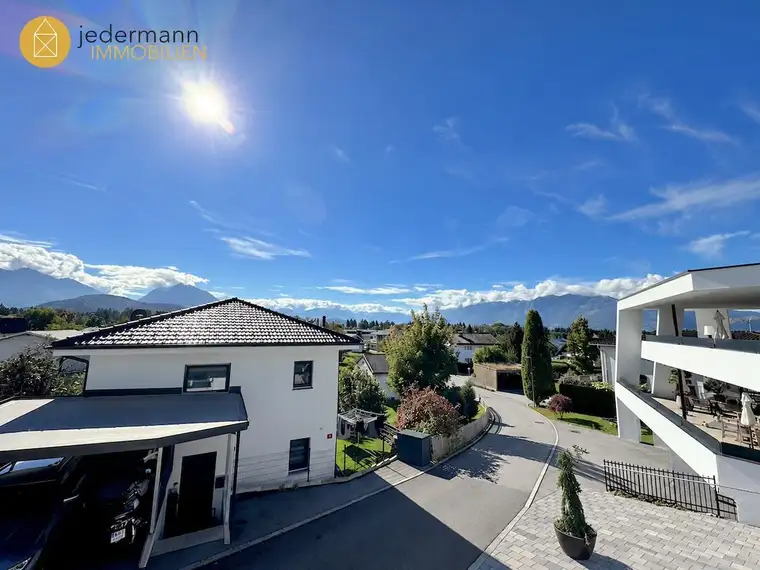 SULZ – SULNERBERG: Exklusiv saniertes Architektenhaus mit traumhaftem Panoramablick!