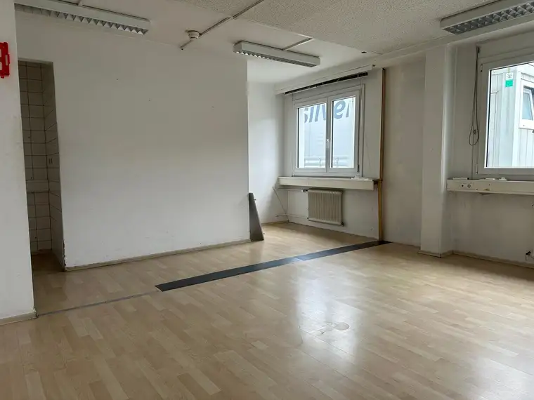 Mäder - Bürofläche im EG mit ca. 28 m²