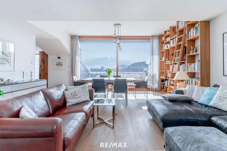 Luxuriöse Wohnung mit spektakulärem Bergblick. Wohnen in atemberaubender Naturkulisse