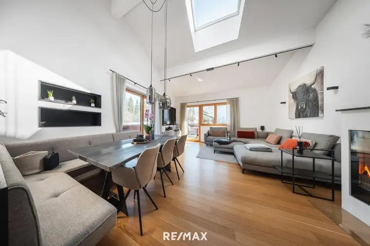 Wunderschöne Dachgeschosswohnung mit Terrasse und Gartenanteil