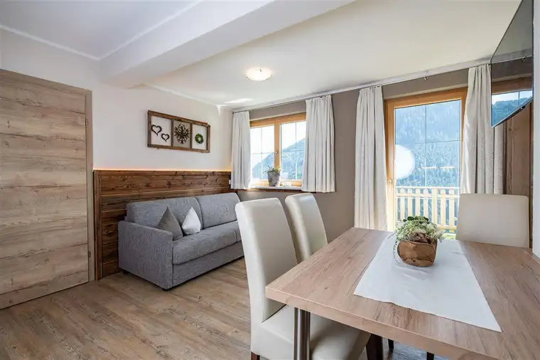 Nebenwohnsitz in den Zillertaler Bergen - wunderschöne 55,00 m² Wohnung zu vermieten
