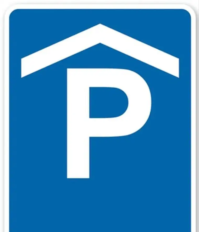 Parkplatz nahe Autobahnauffahrt Mitte - unweit vom Stadtkern entfernt