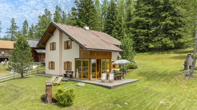 Sonniges, gemütliches Almhaus am Hochrindl - nur 3 Gehminuten zur Skipiste!