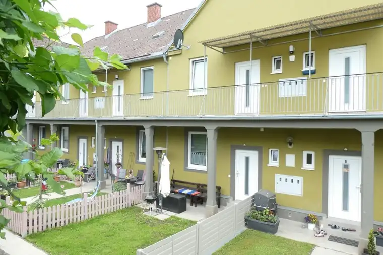 Entzückende 2-Zimmer Wohnung mit sonnigem Balkon in ruhiger Grünlage zu vermieten!