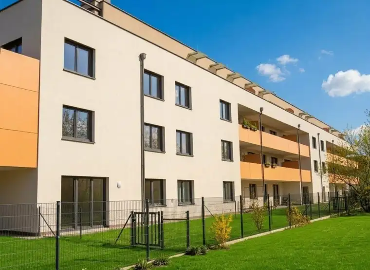 Sonnige 2-Zimmer Wohnung mit Balkon &amp; Parkplatz - 3/13