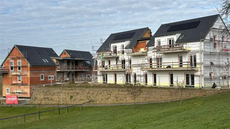 Fertigstellung 01/2026! PENTHOUSE LIVING mit weniger Aufwand, mehr Genuss! Weitblick auf den Wildoner Schlossberg! Genussregion Südsteiermark!