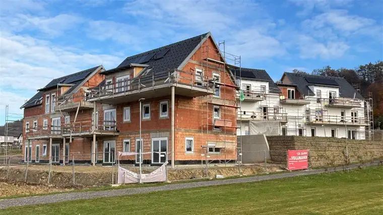 Fertigstellung 01/2026! Große Balkonwohnung mit herrlicher Aussicht!