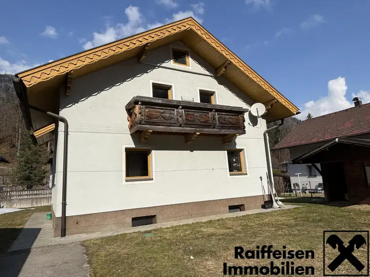 Charmantes Einfamilienhaus mit Garten, Balkon und Garage in Leisach
