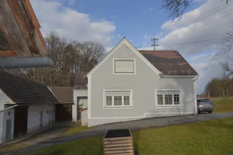 Dreikanthof auf einem sehr ruhigen Sonnen-Plateau!