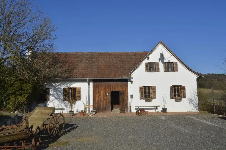 Exklusiver Dreikanthof – Luxus und Idylle in perfekter Harmonie!