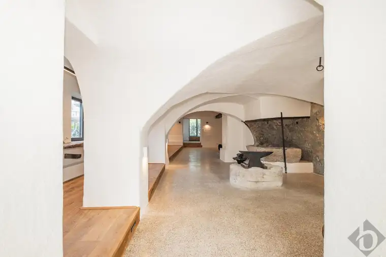 Ein wahres Unikat: moderne Bürofläche in historischer Schmiede bei Salzburg