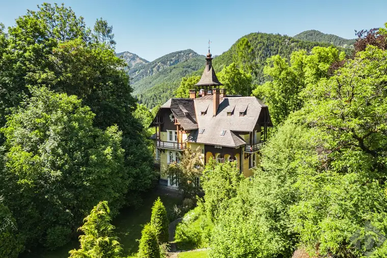 Jahrhundertwendevilla mit parkähnlichem Anwesen in der Kaiserstadt Bad Ischl
