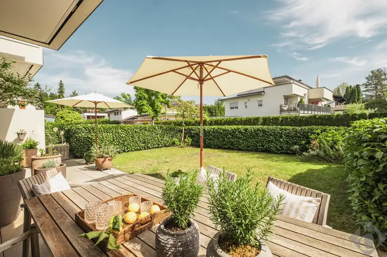 Am Leopoldskroner Weiher: Luxuriöse 2-Zimmer Gartenwohnung