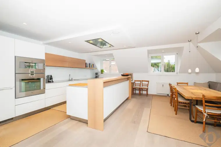 Luxus Dachgeschosswohnung in Bestlage Nonntal