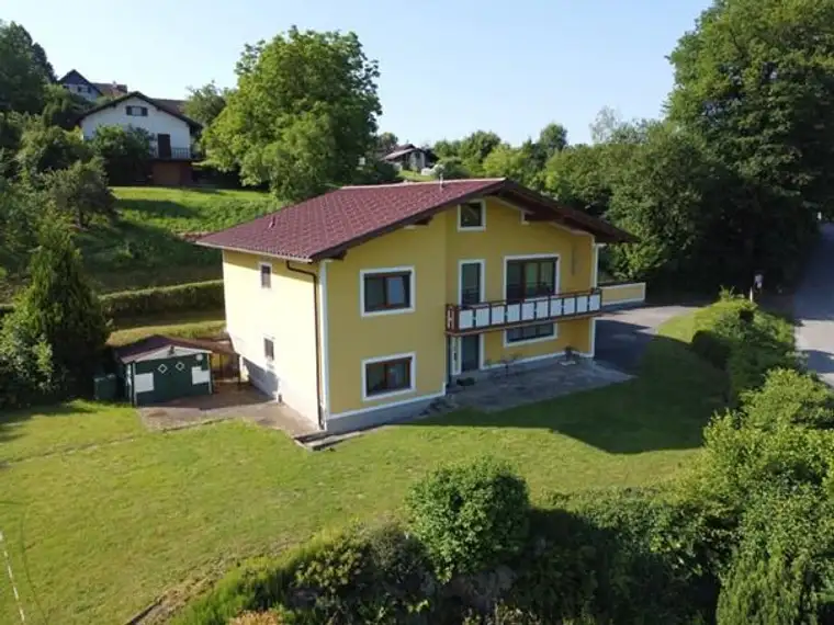 EINFAMILIENHAUS IN SONNIGER LAGE MIT HERRLICHER FERNSICHT