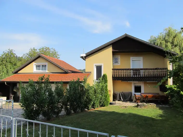 * CHARMANTES EINFAMILIENHAUS IN SONNIGER, RUHIGER LAGE *