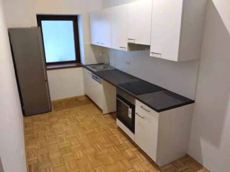 GEIDORF: Sanierter 2 ZIMMER-Altbau + extra Küche neu möbliert + Bad mit Dusche + WC + nähe KF-Uni!
