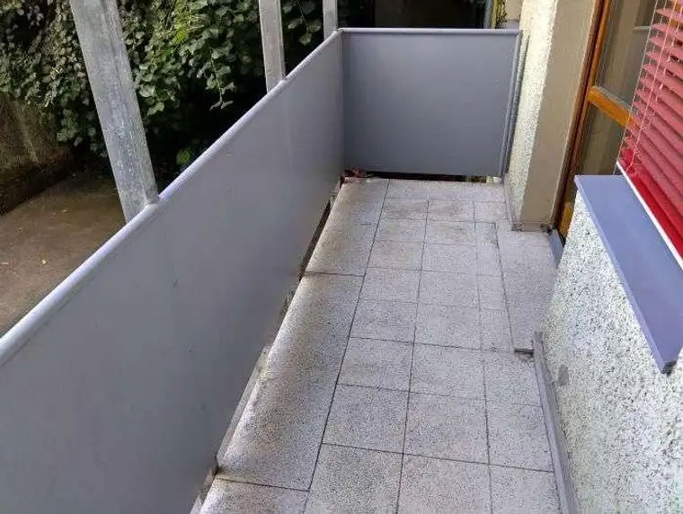 LEND: Neuwertiger 3 ZIMMER-Altbau, ruhiger Süd-Balkon 5m², Einbauküche, Bad mit Wanne/Dusche, WC!
