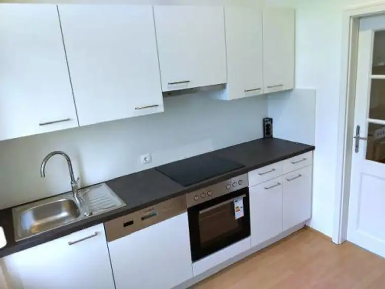 GEIDORF: Sanierter 2 ZIMMER-Altbau + extra Küche neu möbliert + Lift + nähe KF-Universität!