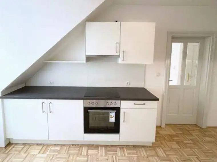 3 ZIMMER-Wohnung + sonnige Dachterrasse 6,6m² + extra Küche möbliert + nähe Kunsthaus / Hauptplatz!