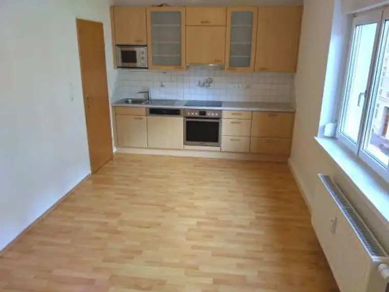 2 ZIMMER-NEUBAU + neuwertige Einbauküche + Bad mit Dusche + extra WC + Lift + nähe Hauptbahnhof!