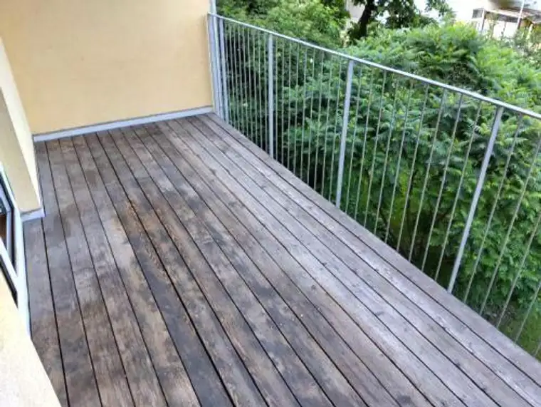 3er-WG: 4 ZIMMER-NEUBAU + ruhiger Balkon 10m² + neuwertige Einbauküche + Lift + nähe Hauptbahnhof!